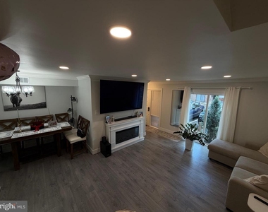 11807 Academy Road - Photo Thumbnail 5