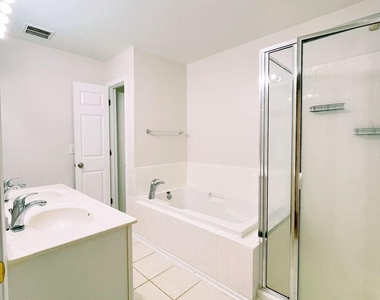 3040 Barrymore Street - Photo Thumbnail 12