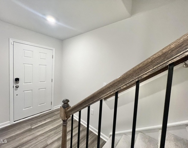 2533 Chert Lane - Photo Thumbnail 6