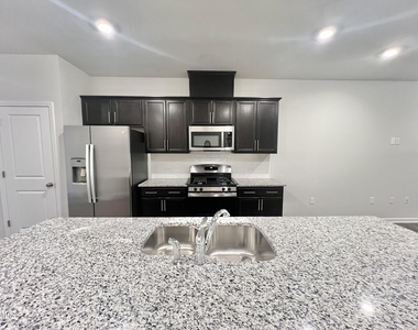 2533 Chert Lane - Photo Thumbnail 10