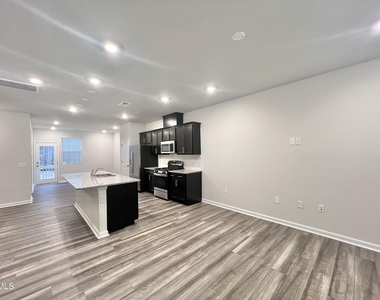 2533 Chert Lane - Photo Thumbnail 11