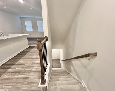 2533 Chert Lane - Photo Thumbnail 7
