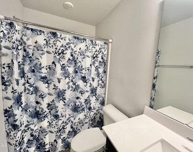 2533 Chert Lane - Photo Thumbnail 5