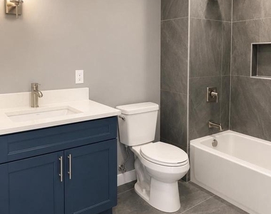 3028 W Dauphin Street - Photo Thumbnail 2
