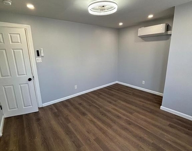 516 E Mayland Street - Photo Thumbnail 11