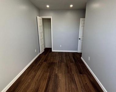 516 E Mayland Street - Photo Thumbnail 9