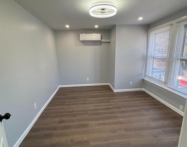 516 E Mayland Street - Photo Thumbnail 7