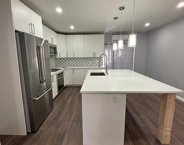 516 E Mayland Street - Photo Thumbnail 2