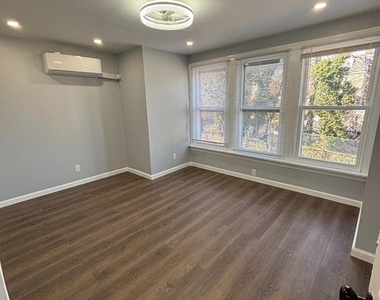 516 E Mayland Street - Photo Thumbnail 6