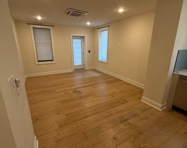 649 N 15th Street - Photo Thumbnail 2