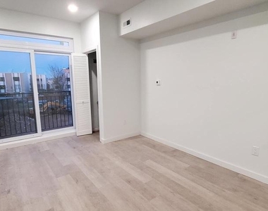 2036 Germantown Avenue - Photo Thumbnail 1