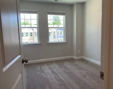 2881 Macintosh Woods Drive - Photo Thumbnail 8