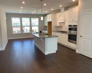 2881 Macintosh Woods Drive - Photo Thumbnail 5