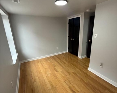 718 N 16th Street - Photo Thumbnail 3