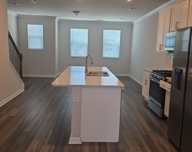 632 Gimari Drive - Photo Thumbnail 8