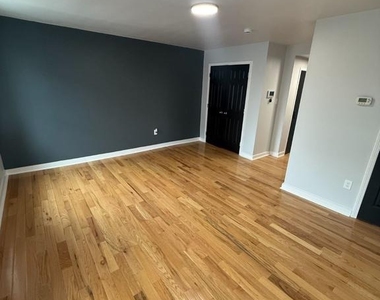 717 N 16th Street - Photo Thumbnail 3