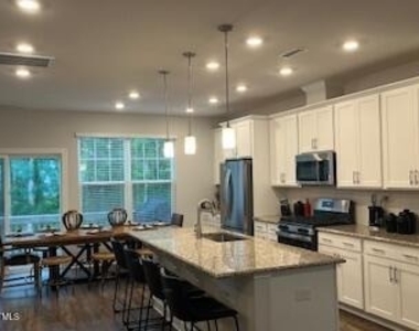 2887 Macintosh Woods Drive - Photo Thumbnail 8