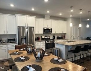 2887 Macintosh Woods Drive - Photo Thumbnail 7