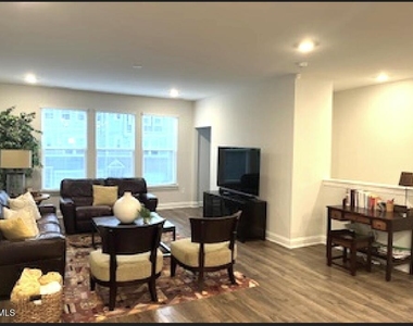 2887 Macintosh Woods Drive - Photo Thumbnail 2