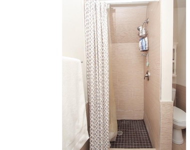 2033 Spruce Street - Photo Thumbnail 16