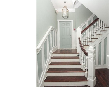 2033 Spruce Street - Photo Thumbnail 3