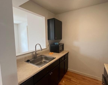 715 N 16th Street - Photo Thumbnail 1