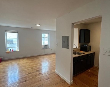 715 N 16th Street - Photo Thumbnail 2