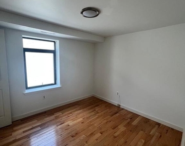 715 N 16th Street - Photo Thumbnail 8