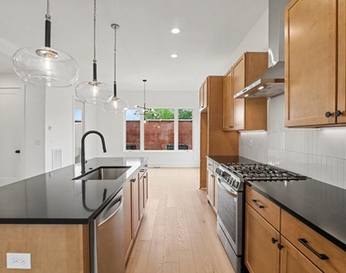 2000 Moody Lane - Photo Thumbnail 8
