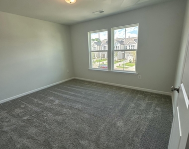 531 Glen Clova Drive - Photo Thumbnail 13