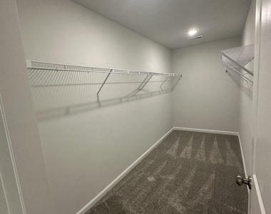 531 Glen Clova Drive - Photo Thumbnail 9
