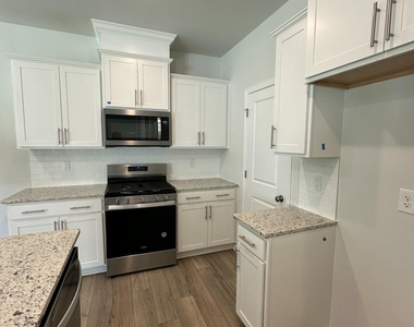531 Glen Clova Drive - Photo Thumbnail 3