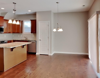 32 Balboa Parkway - Photo Thumbnail 2