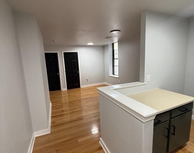 713 N 16th Street - Photo Thumbnail 2