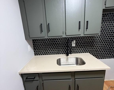 713 N 16th Street - Photo Thumbnail 1