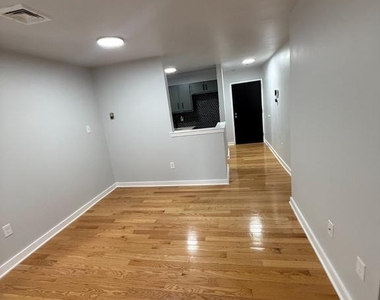 713 N 16th Street - Photo Thumbnail 6