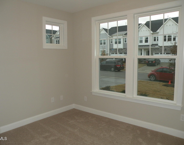 132 Tree Hill Lane - Photo Thumbnail 18