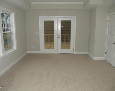 132 Tree Hill Lane - Photo Thumbnail 9