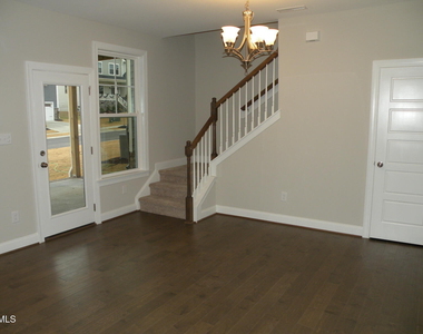 132 Tree Hill Lane - Photo Thumbnail 6