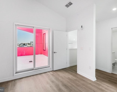 1229 Front St - Photo Thumbnail 7