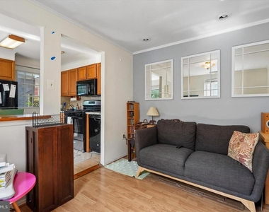 2348 Christian Street - Photo Thumbnail 8