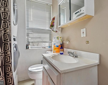 2348 Christian Street - Photo Thumbnail 11