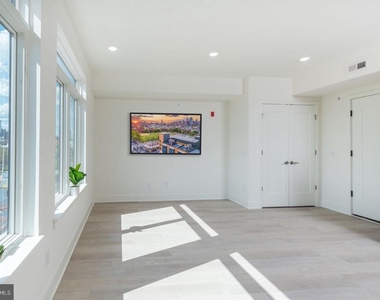 833 Wharton Street - Photo Thumbnail 5