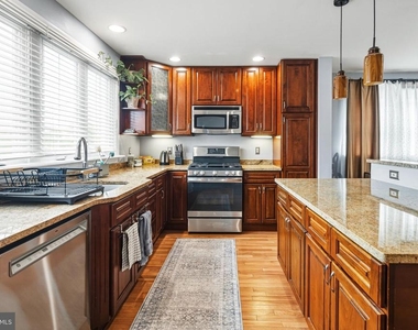 7200 Shalkop Street - Photo Thumbnail 6