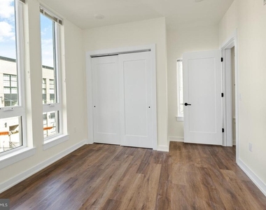 2401 Frankford Avenue - Photo Thumbnail 12