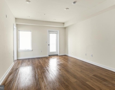 2401 Frankford Avenue - Photo Thumbnail 7