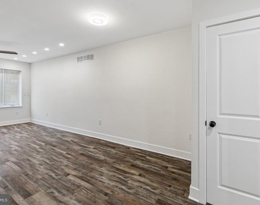 3156 Almond Street - Photo Thumbnail 17