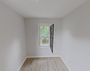 868 E Locust Avenue - Photo Thumbnail 6