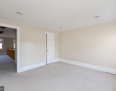 242 S 8th Street - Photo Thumbnail 23