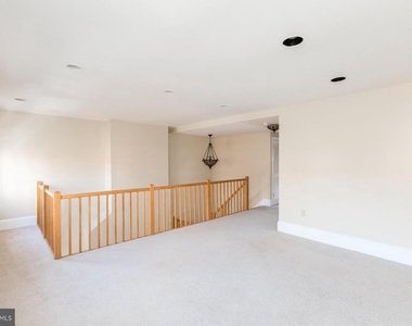 242 S 8th Street - Photo Thumbnail 13